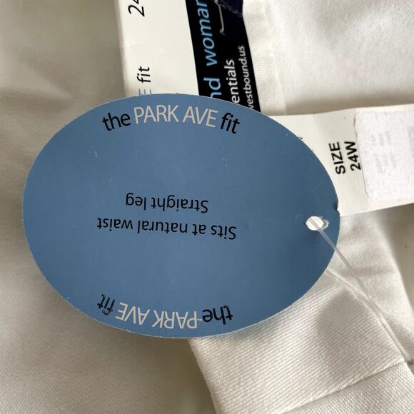 Westbound Woman size 24W NWT Park Ave Fit white jeans - Picture 3 of 10